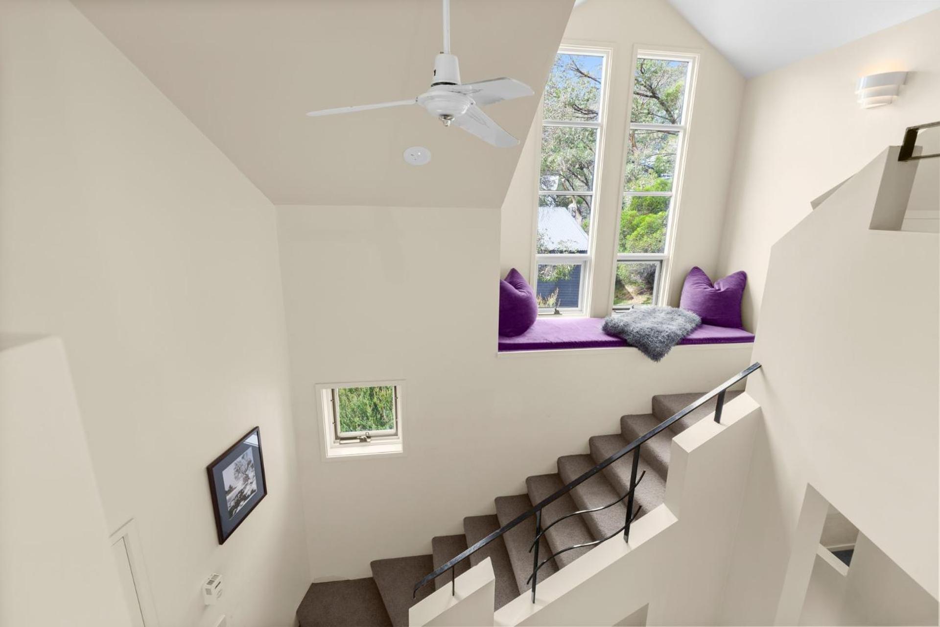 Village Green 2 Bedroom Loft Townhouse With Views Fireplace And Garage Parking Thredbo Exterior photo